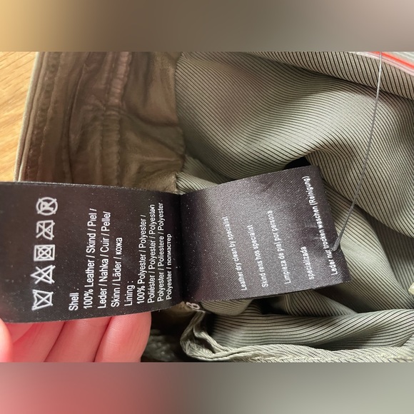 GESTUZ khaki green leather skirt. Only worn once! - Picture 8 of 9